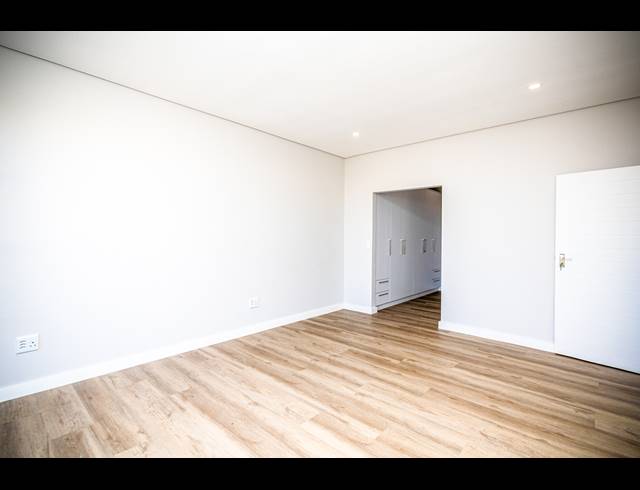 4 BEDROOM FREEHOLD FOR SALE IN SANDOWN
